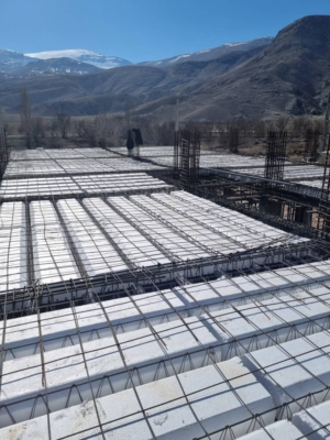 بتن‌ریزی در محل پروژه